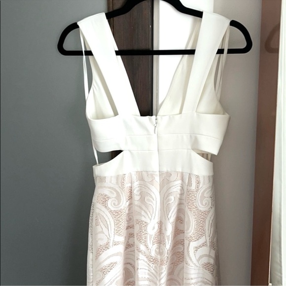 BCBG Maxazria Marilyne Lace Ivory Cut Out Maxi Dress Size 0 women’s formal prom - Picture 8 of 10